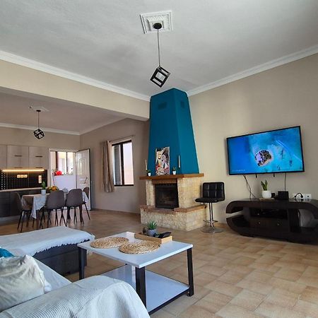 Modern Central Αpt 500M From The Beach. La Canea Exterior foto