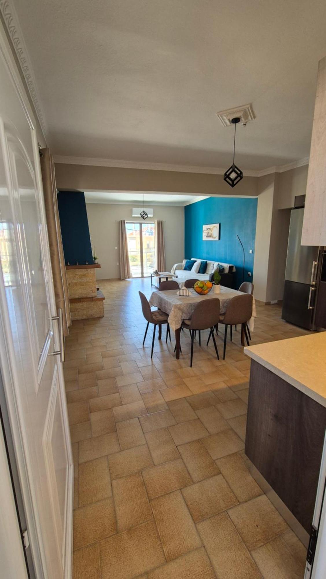 Modern Central Αpt 500M From The Beach. La Canea Exterior foto
