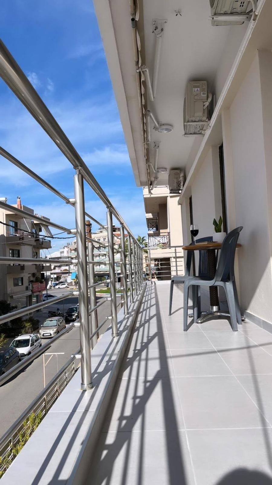 Modern Central Αpt 500M From The Beach. La Canea Exterior foto